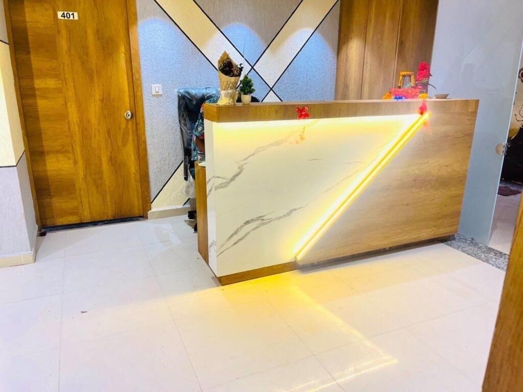 Oyo Florence Hotel Сурат Екстериор снимка